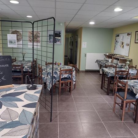 Ostal Scrignac - Gite D'Etape De La Gare Zewnętrze zdjęcie