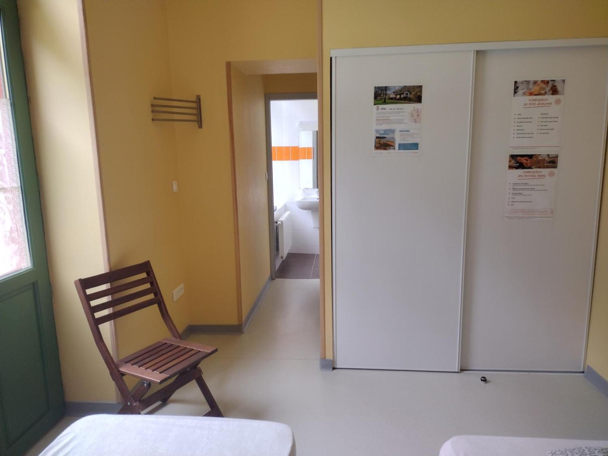 Ostal Scrignac - Gite D'Etape De La Gare Zewnętrze zdjęcie